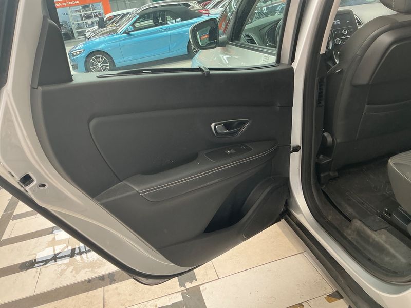 Renault Grand Scenic 1.7 BLUE dCi Grand Business Edition 2019 – снимка 24