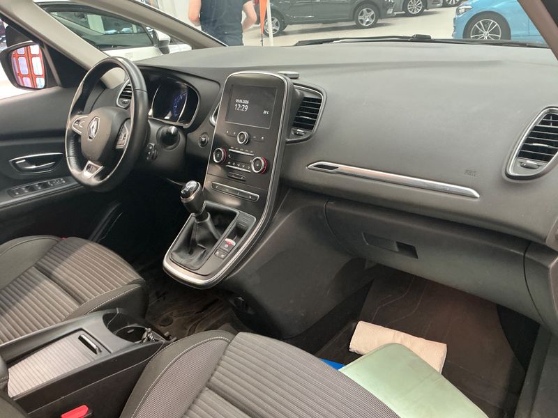 Renault Grand Scenic 1.7 BLUE dCi Grand Business Edition 2019 – снимка 26