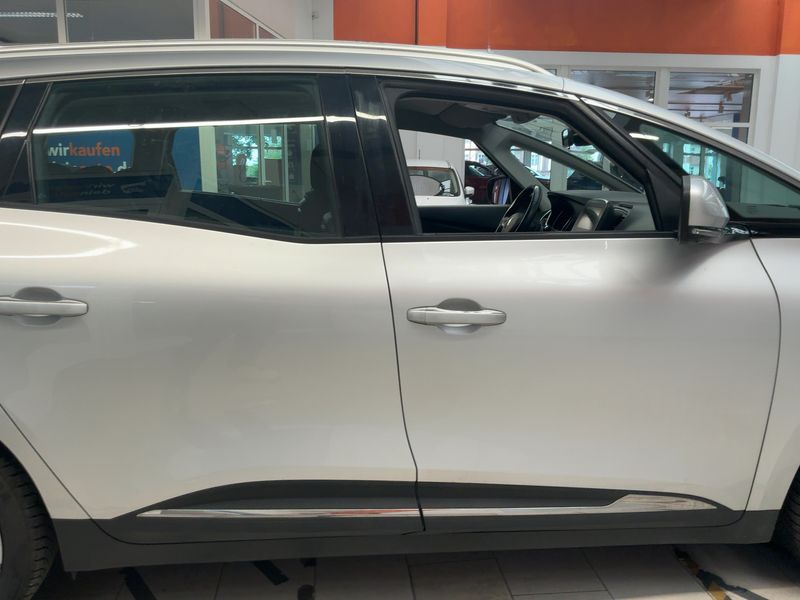 Renault Grand Scenic 1.7 BLUE dCi Grand Business Edition 2019 – снимка 10