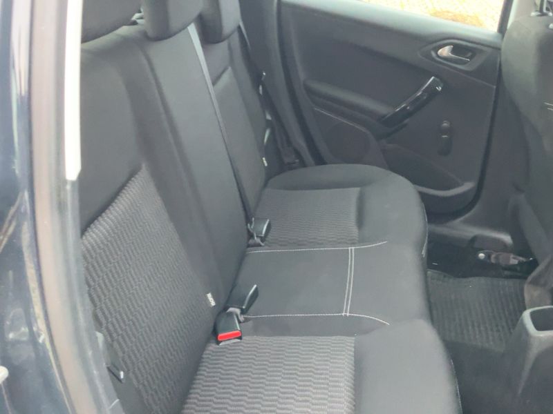 Peugeot 208 1.0 VTi Active 2016 – снимка 19