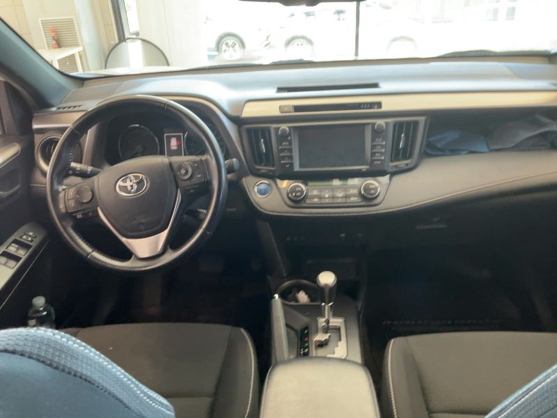 Toyota RAV 4 2.5 Hybrid Dynamic 2018 – снимка 17