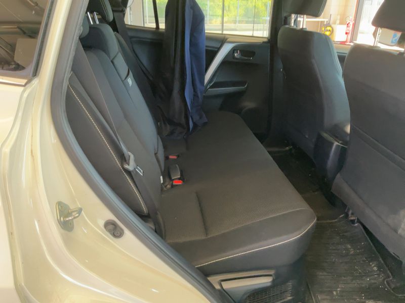 Toyota RAV 4 2.5 Hybrid Dynamic 2018 – снимка 19