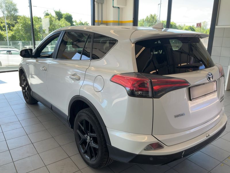 Toyota RAV 4 2.5 Hybrid Dynamic 2018 – снимка 6