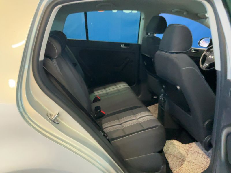 Volkswagen Golf VI Plus 1.2 TSI Match 2013 – снимка 19