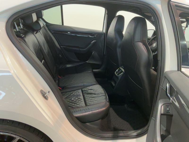 Skoda Octavia 2.0 TDI RS 2015 – снимка 19