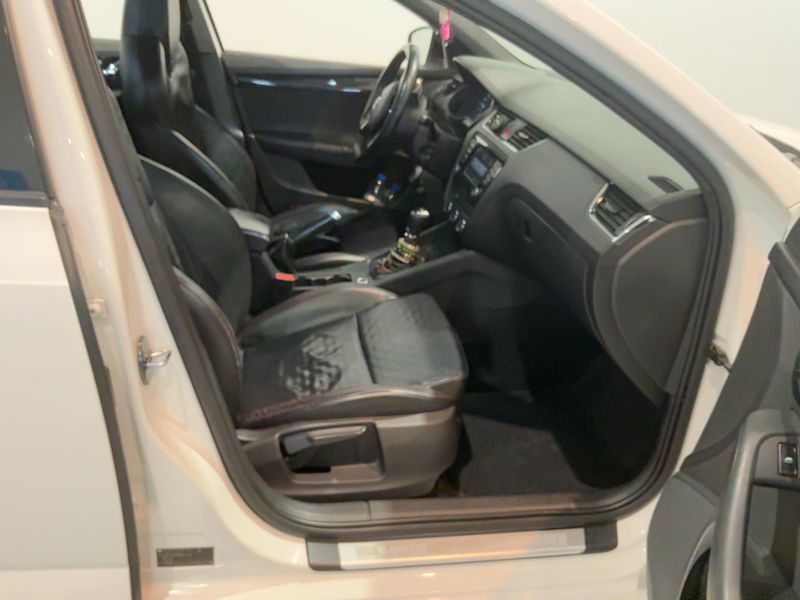 Skoda Octavia 2.0 TDI RS 2015 – снимка 16