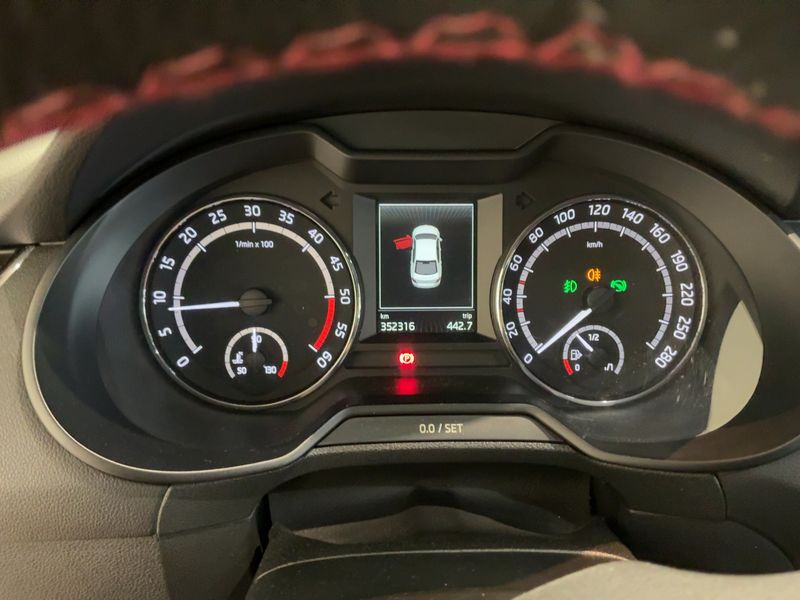 Skoda Octavia 2.0 TDI RS 2015 – снимка 18