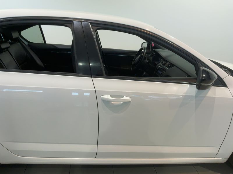 Skoda Octavia 2.0 TDI RS 2015 – снимка 10