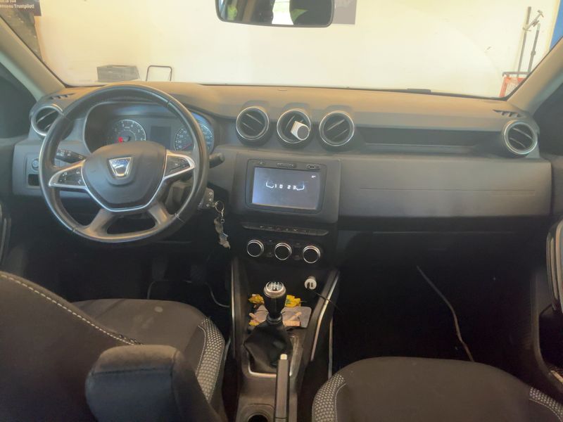 Dacia Duster 1.6 SCe Prestige 2018 – снимка 17