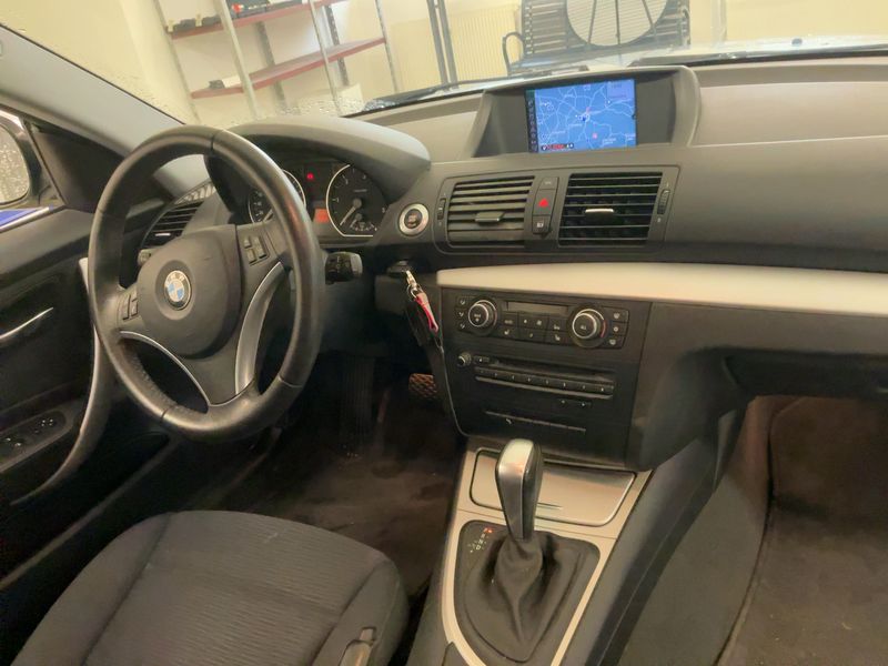 BMW 1er 118d 2010 – снимка 18