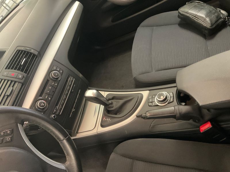 BMW 1er 118d 2010 – снимка 24