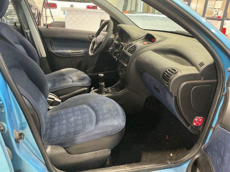 Peugeot 206 1.4 XR Présence 2002 – снимка 3