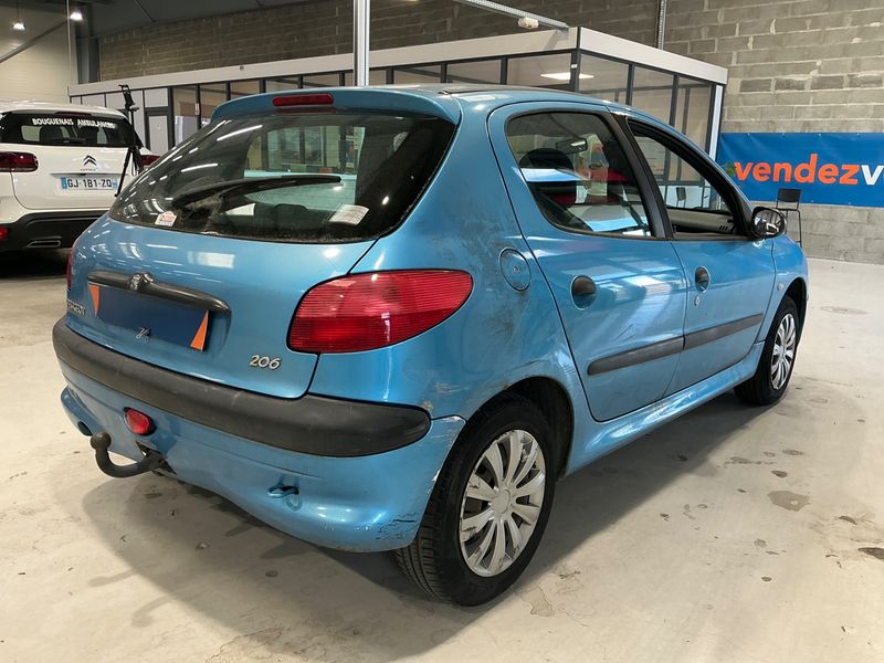 Peugeot 206 1.4 XR Présence 2002 – снимка 2