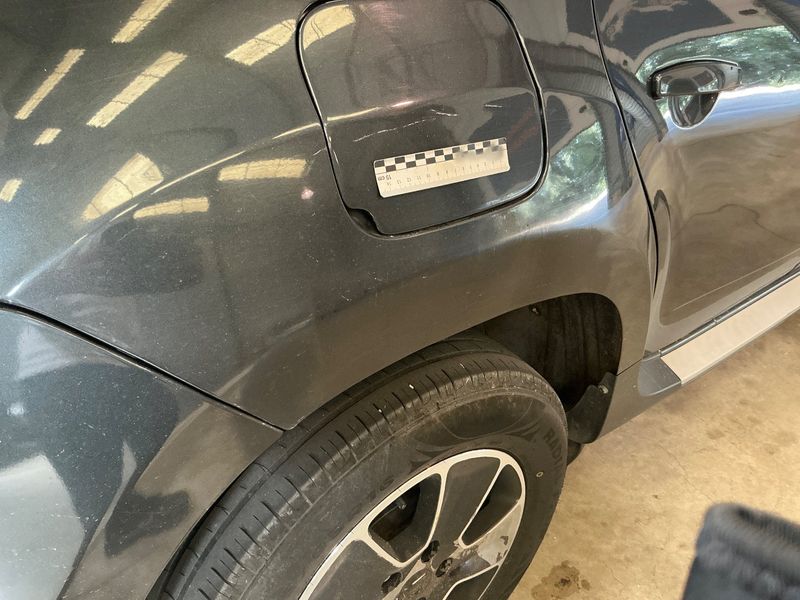 Dacia Duster 1.5 dCi SL Black Touch 4x2 2017 – снимка 23