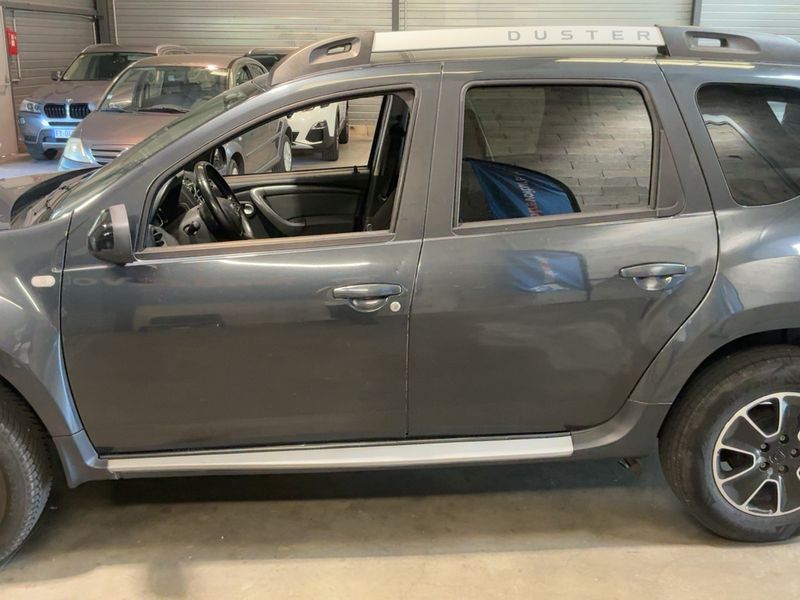 Dacia Duster 1.5 dCi SL Black Touch 4x2 2017 – снимка 4
