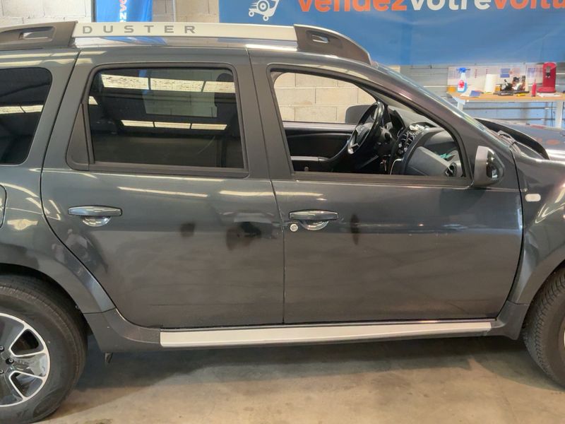 Dacia Duster 1.5 dCi SL Black Touch 4x2 2017 – снимка 10