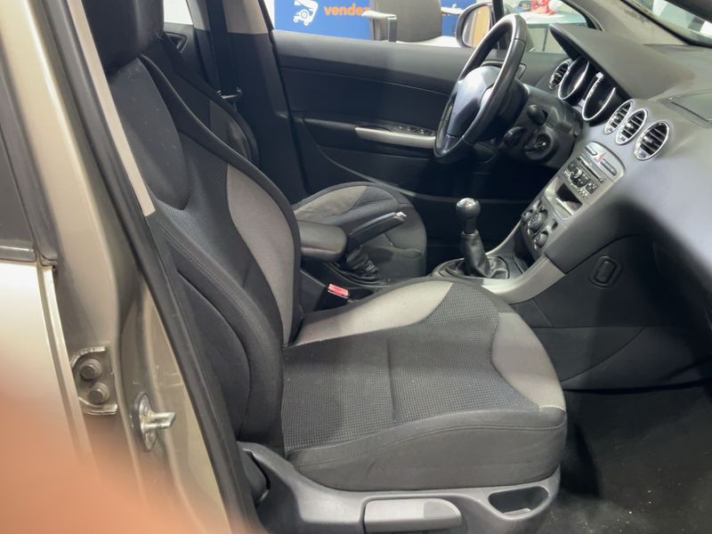 Peugeot 308 1.6 HDi Business Pack 2012 – снимка 16