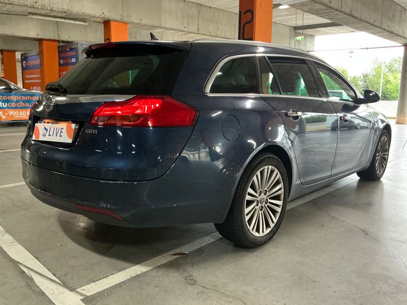 Opel Insignia Sports Tourer 2.0 CDTI Excellence 2012 – снимка 2