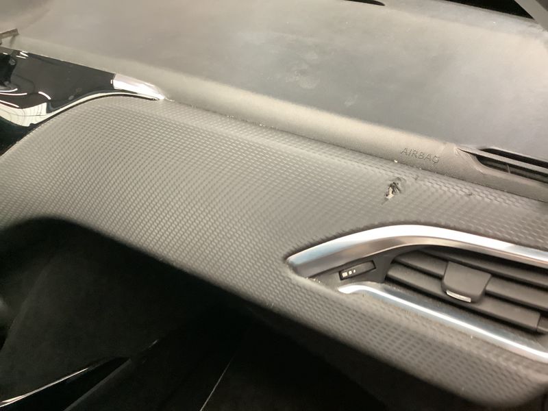 Peugeot 2008 1.2 VTi Access 2015 – снимка 32