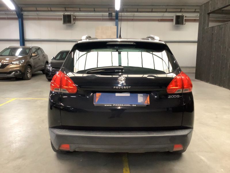 Peugeot 2008 1.2 VTi Access 2015 – снимка 7