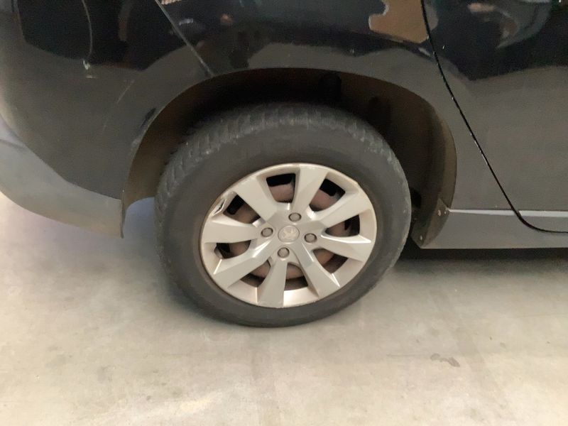 Peugeot 2008 1.2 VTi Access 2015 – снимка 9