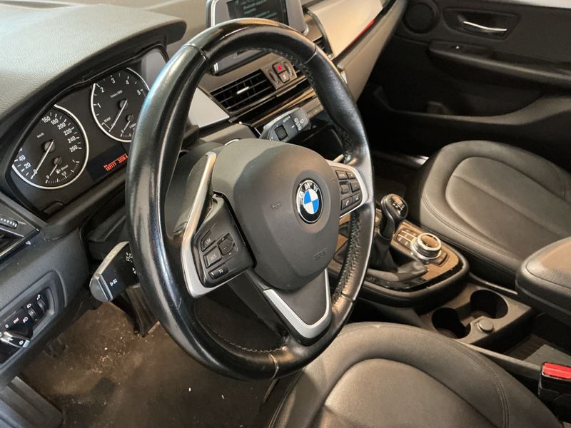 BMW 2er 216d Gran Tourer Advantage 2016 – снимка на щета 36