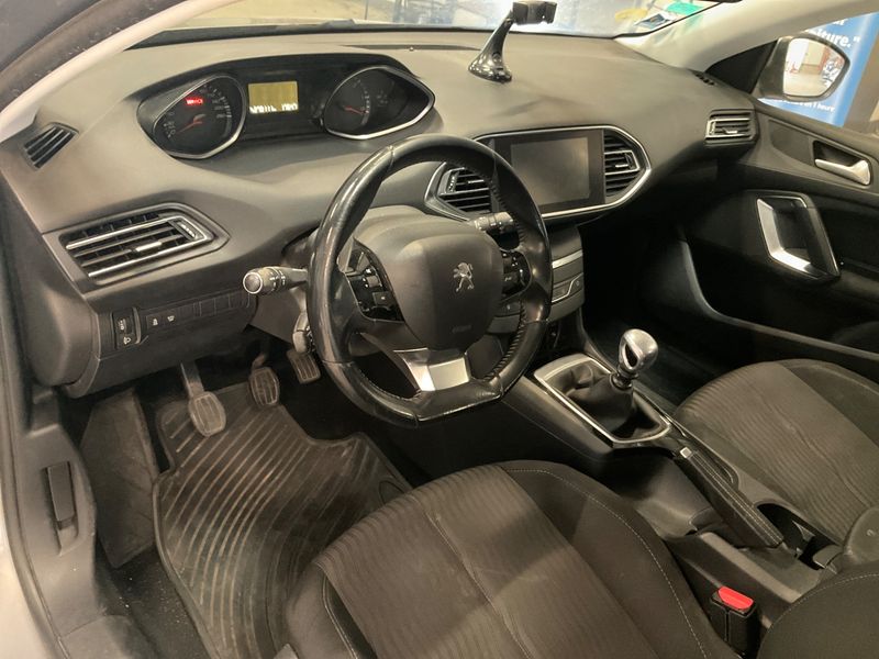 Peugeot 308 1.6 Blue-HDi Business Pack 2015 – снимка на щета