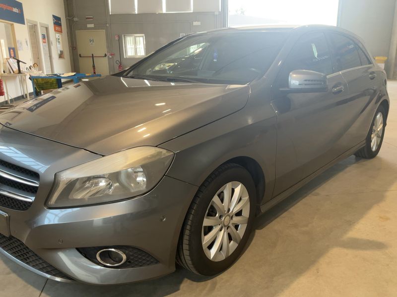 Mercedes-Benz A-Klasse A 180 CDI BlueEfficiency Style 2013 – снимка 2