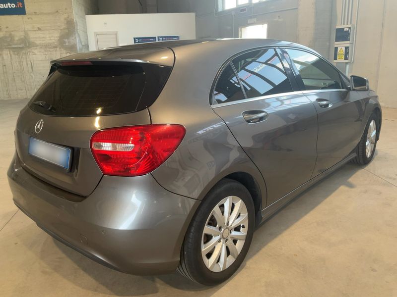 Mercedes-Benz A-Klasse A 180 CDI BlueEfficiency Style 2013 – снимка 8