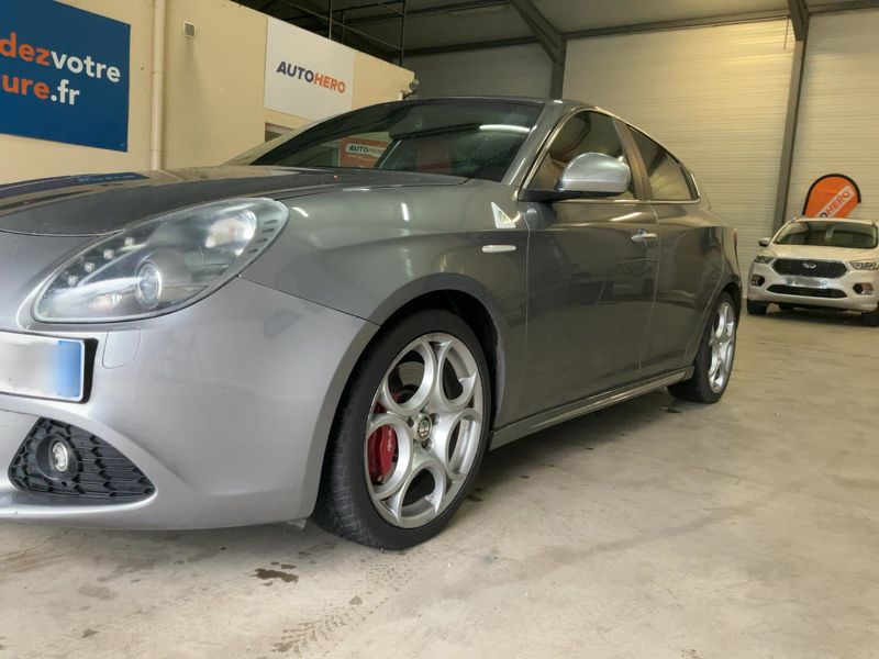Alfa Romeo Giulietta 1.8 Turbo Quadrifoglio Verde 2011 – снимка 2