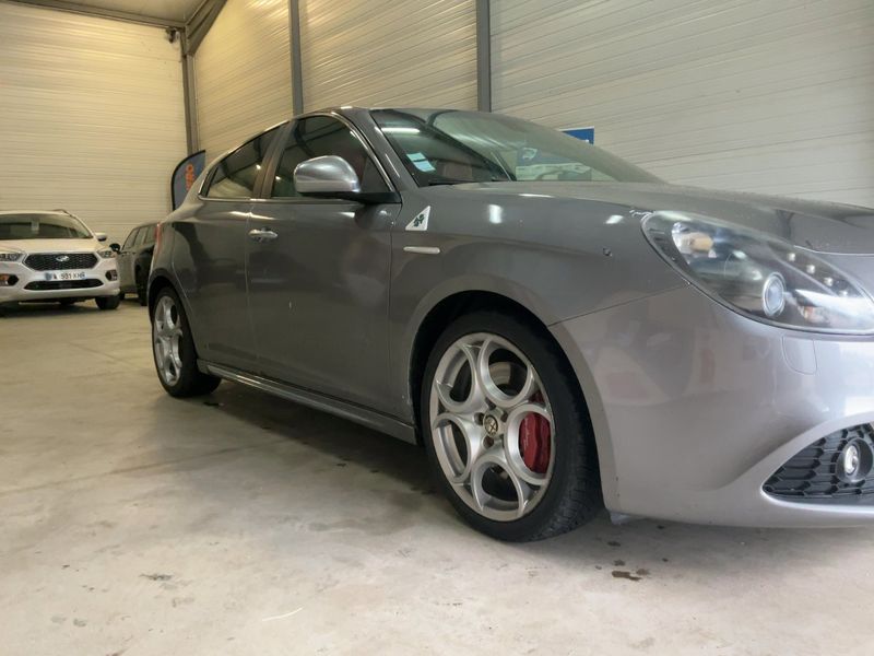 Alfa Romeo Giulietta 1.8 Turbo Quadrifoglio Verde 2011 – снимка 12