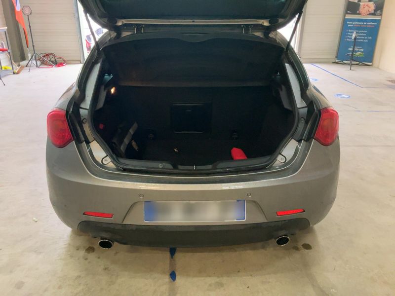Alfa Romeo Giulietta 1.8 Turbo Quadrifoglio Verde 2011 – снимка 15