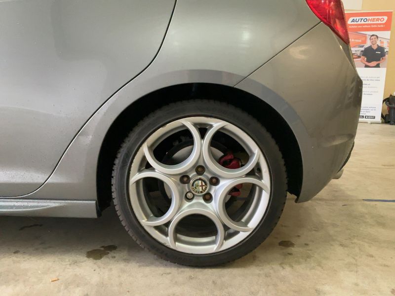 Alfa Romeo Giulietta 1.8 Turbo Quadrifoglio Verde 2011 – снимка 5