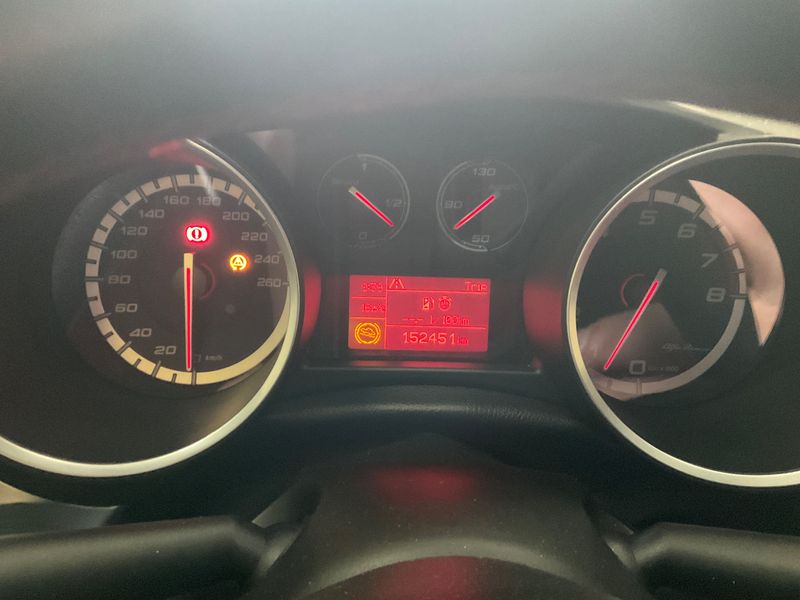Alfa Romeo Giulietta 1.8 Turbo Quadrifoglio Verde 2011 – снимка 18