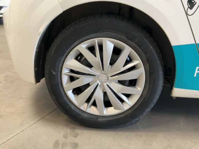 Peugeot 208 1.5 Blue-HDi Premium 2022 – снимка 9