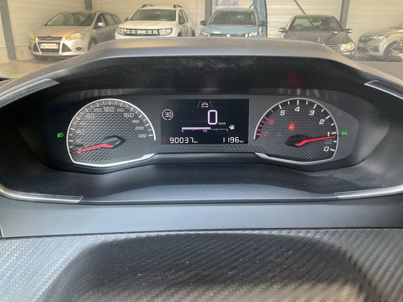 Peugeot 208 1.5 Blue-HDi Premium 2022 – снимка 18