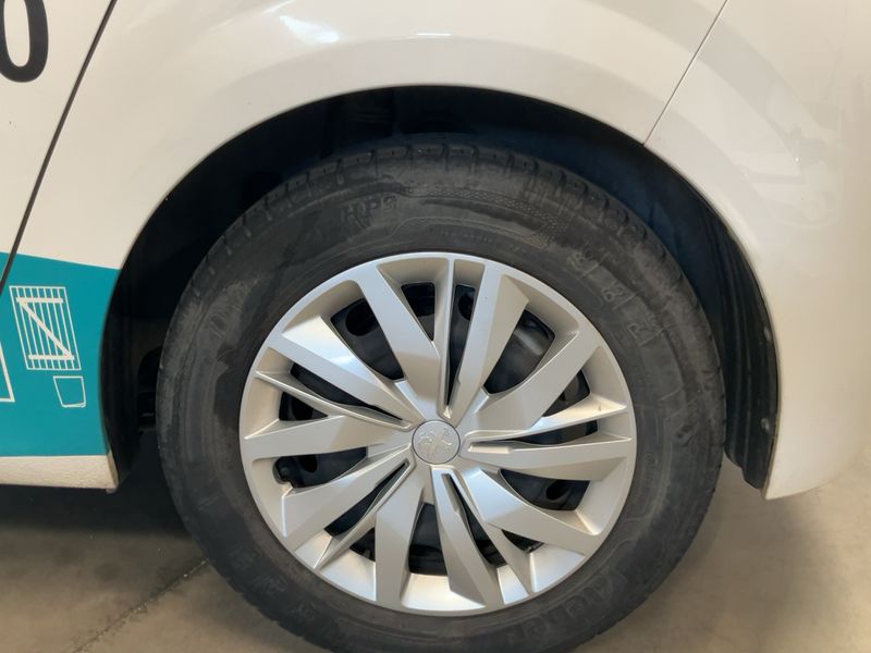 Peugeot 208 1.5 Blue-HDi Premium 2022 – снимка 5