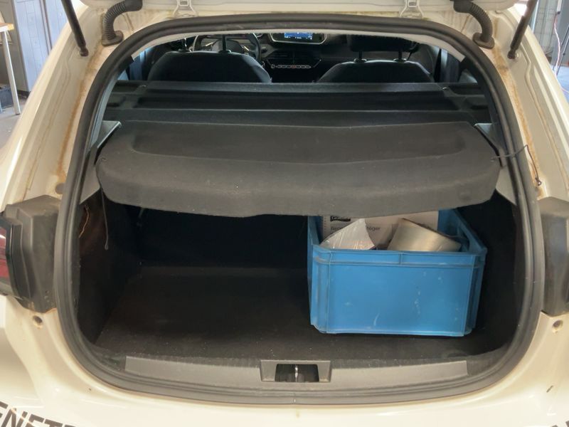 Peugeot 208 1.5 Blue-HDi Premium 2022 – снимка 15