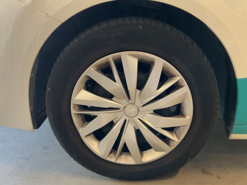 Peugeot 208 1.5 Blue-HDi Premium 2022 – снимка 3