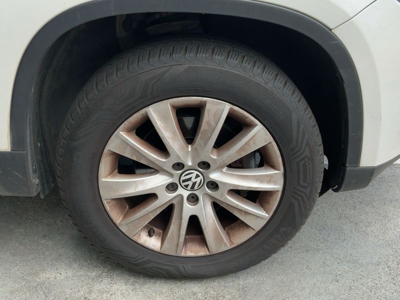 Volkswagen Tiguan 2.0 TDI Sport 2010 – снимка 11
