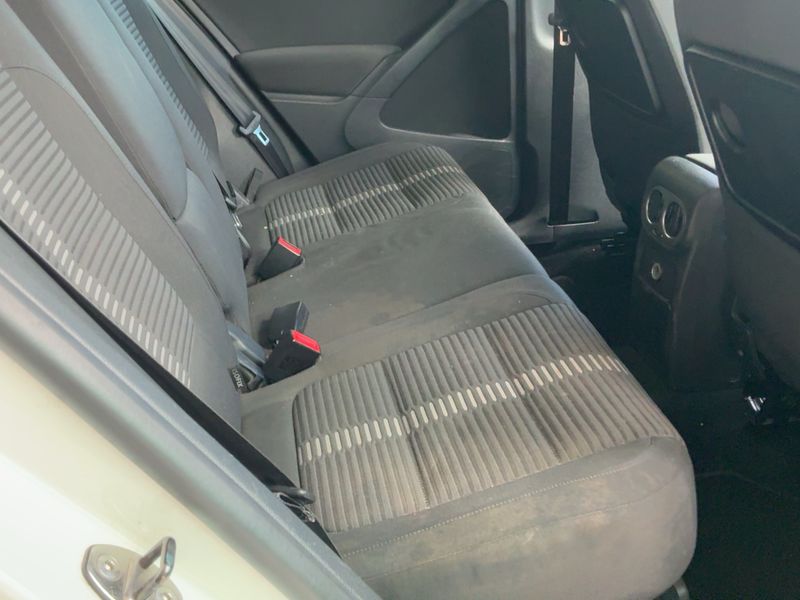 Volkswagen Tiguan 2.0 TDI Sport 2010 – снимка 19