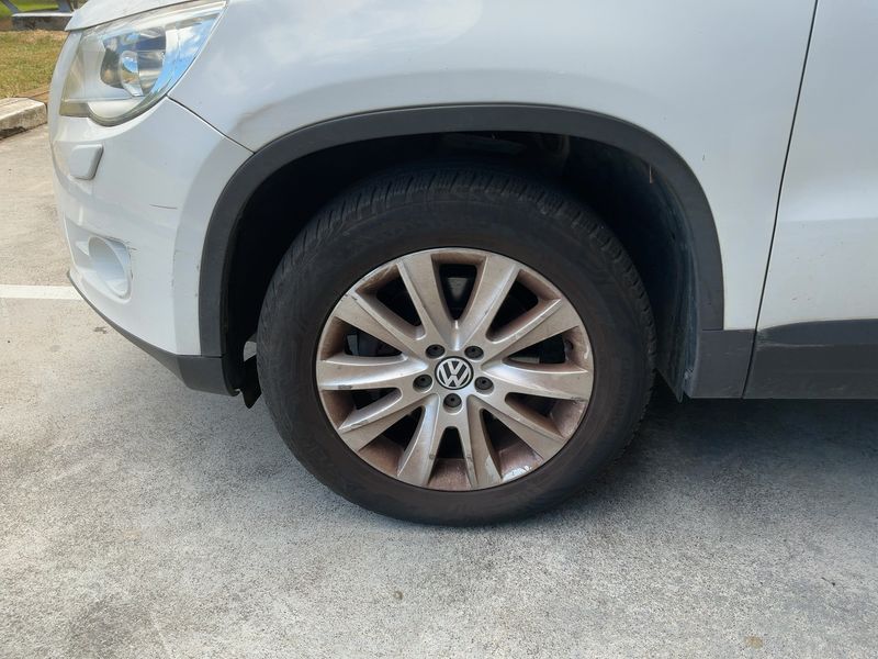 Volkswagen Tiguan 2.0 TDI Sport 2010 – снимка 3