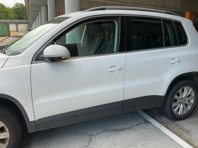 Volkswagen Tiguan 2.0 TDI Sport 2010 – снимка 4