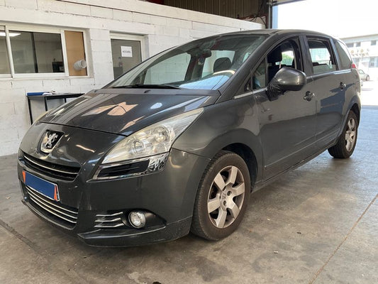 Peugeot 5008 1.6 HDi Active 2012 – снимка 1