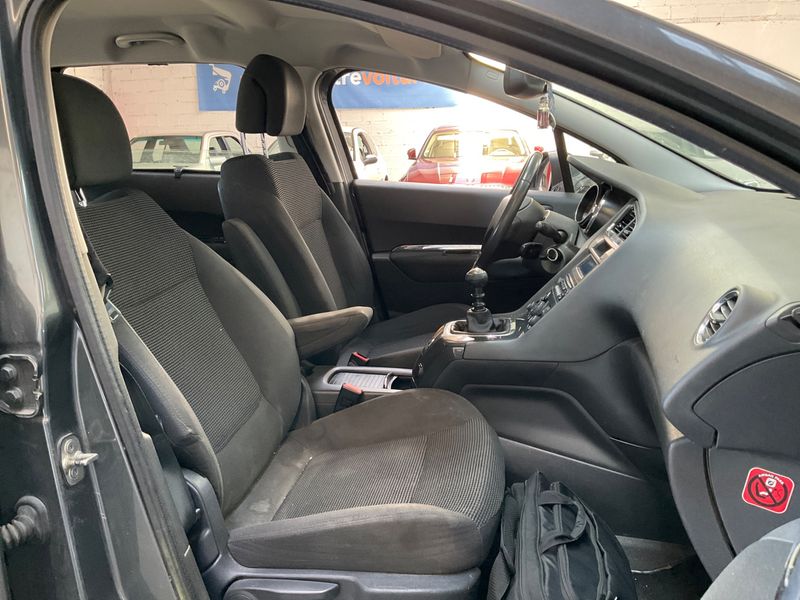 Peugeot 5008 1.6 HDi Active 2012 – снимка 3