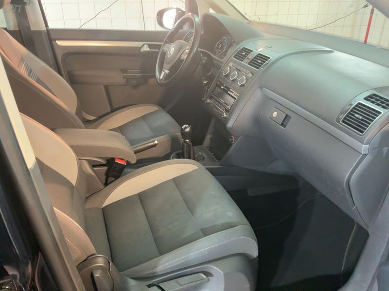 Volkswagen Touran 1.4 TSI Life 2013 – снимка 16