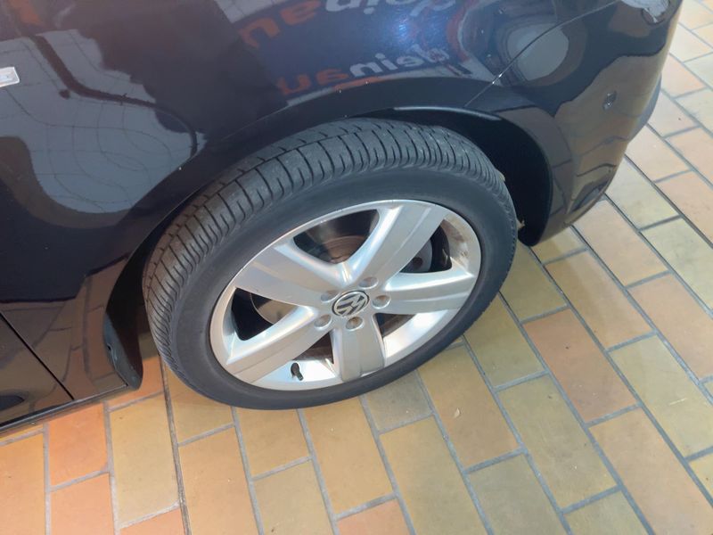 Volkswagen Touran 1.4 TSI Life 2013 – снимка 11