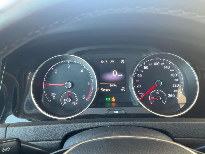 Volkswagen Golf VII 2.0 TDI Carat BlueMotion Tech 2015 – снимка 19