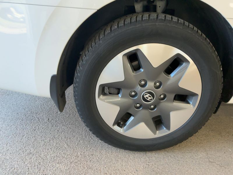 Hyundai Staria 2.2 CRDi Signature 4WD 2022 – снимка 9