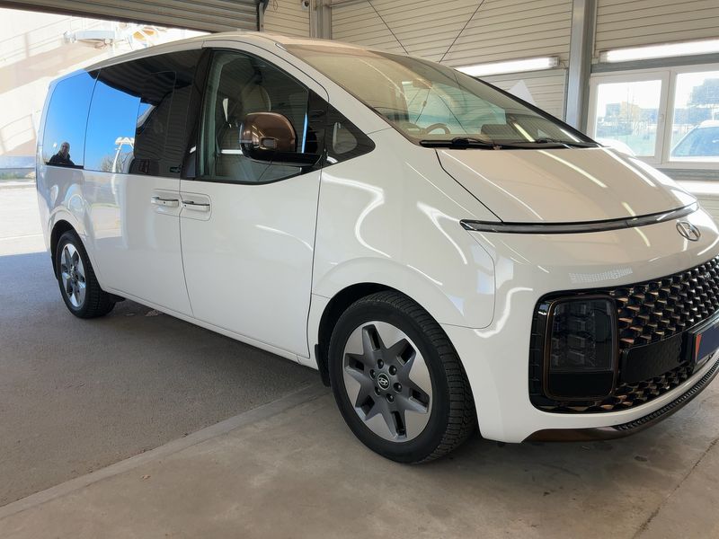 Hyundai Staria 2.2 CRDi Signature 4WD 2022 – снимка 12